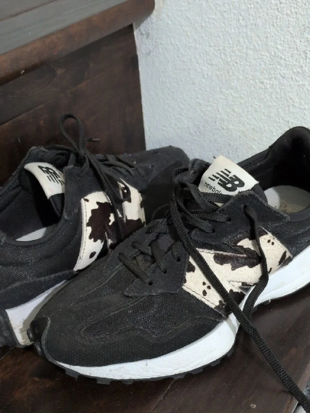 New Balance Black & White Casual Runner Shoes - Picture 4 of 6